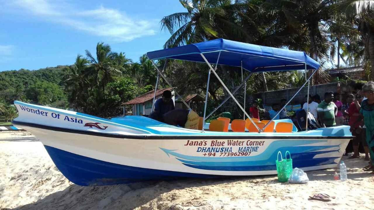 Janas Blue Water Corner Otel Trincomalee Dış mekan fotoğraf